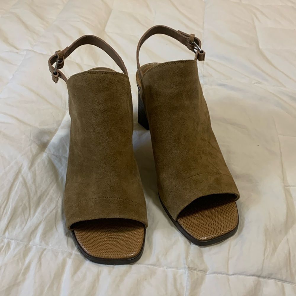 DONALD PLINER, ILIANAO2, 10M, near new, leather upper